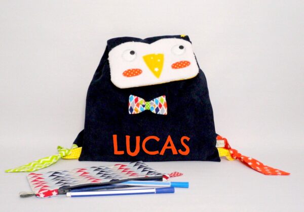 Sac maternelle pingouin personnalisable avec le prénom Lucas, idée cadeau naissance baptême unique et personnalisé