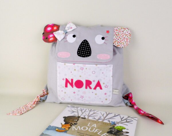 Sac à dos maternelle fille personnalisé, sac à dos koala personnalisable, sac maternelle Nora, sac à dos bébé koala, idée cadeau fillette personnalisable