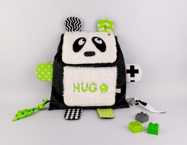 Idée cadeau petit garcon qui aime les pandas, sac à dos panda personnalisé garçon, sac panda garcon personnalisable, cartable panda garcon personnalisé prénom Hugo