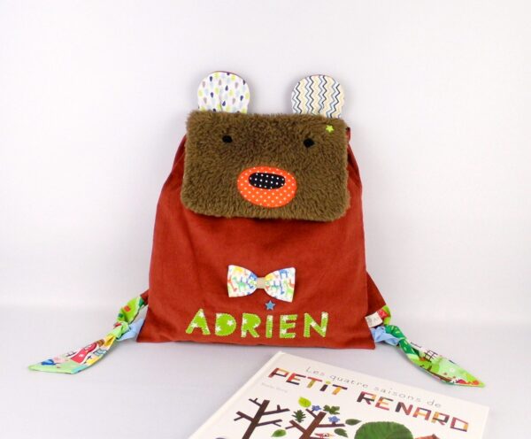 Sac enfant personnalisé prénom Adrien, sac maternelle crèche personnalisable ours brun, cartable maternelle, idée cadeau enfant 3 ans