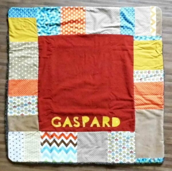 Couverture tapis d’éveil personnalisé prénom et couleurs Gaspard
